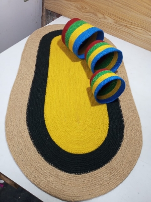 Picture of 1 pieces Oval Jute Mat and 3 pieces Basket ( 4 pieces set , mat size: 2/4ft )