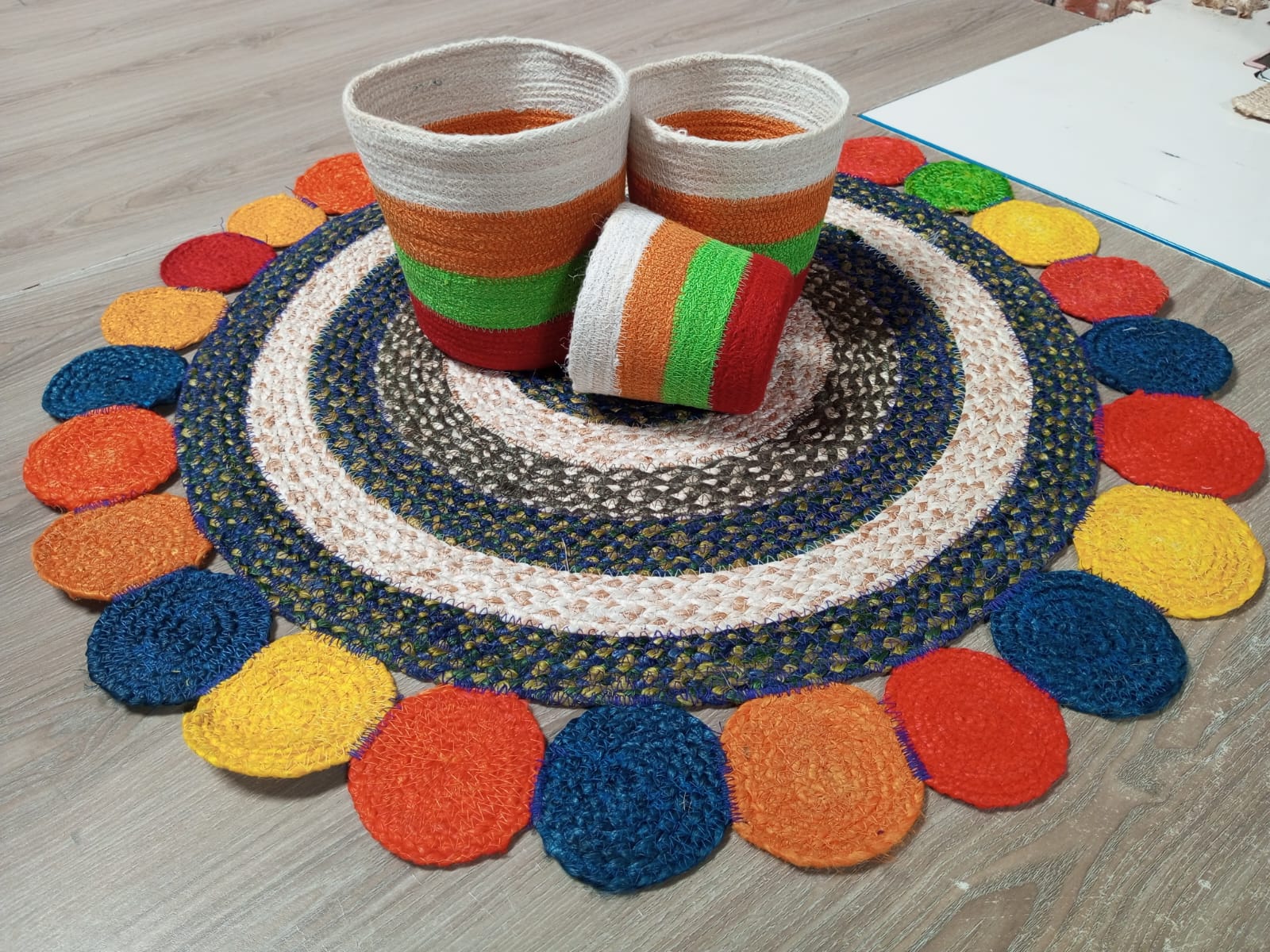 Picture of 3ft Floor Jute Mat/ Rugs + 3 pieces Basket ( Full set 4 pieces )