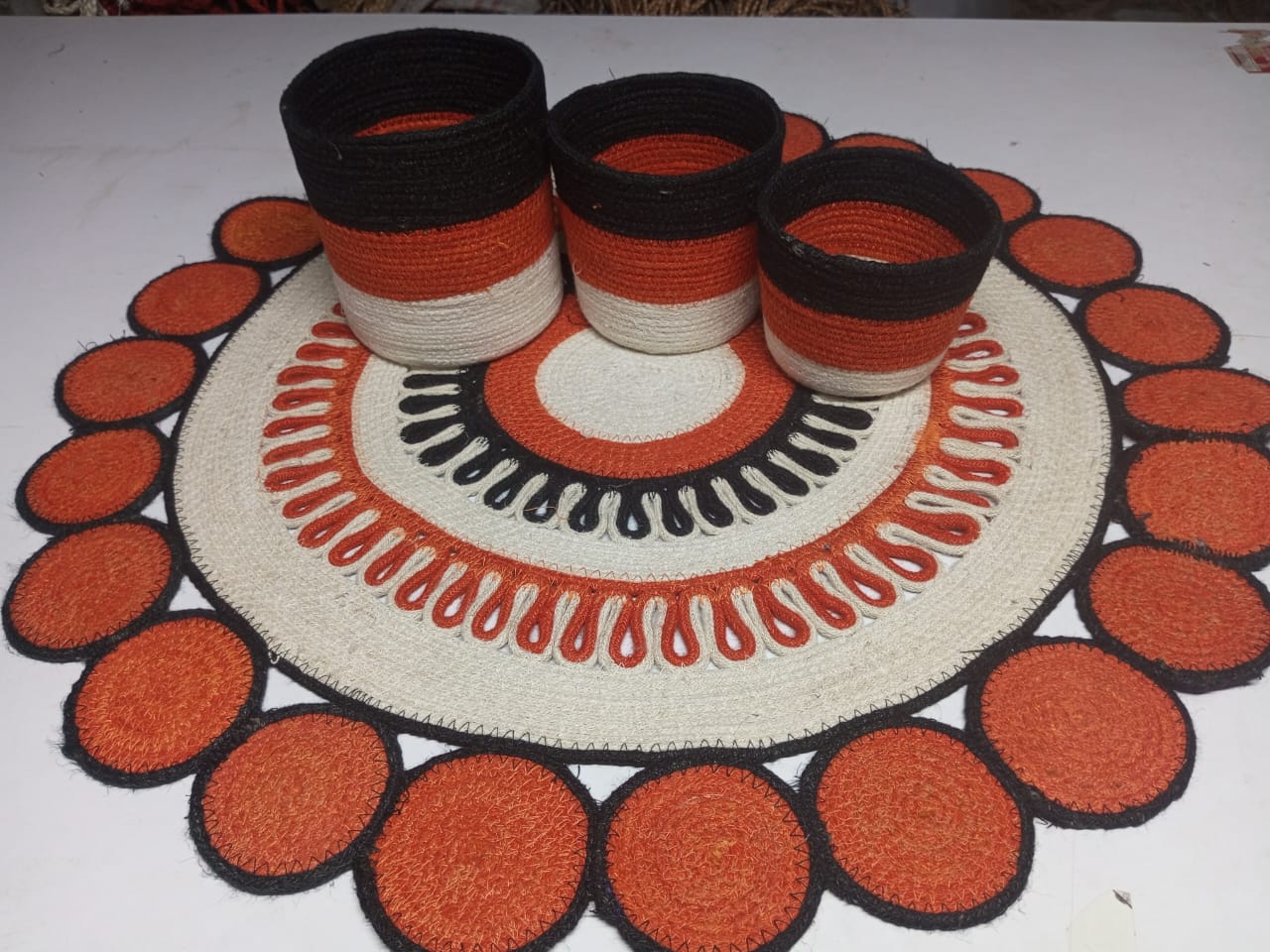 Picture of 3ft Floor Jute Mat/ Rugs + 3 pieces Basket ( Full set 4 pieces )