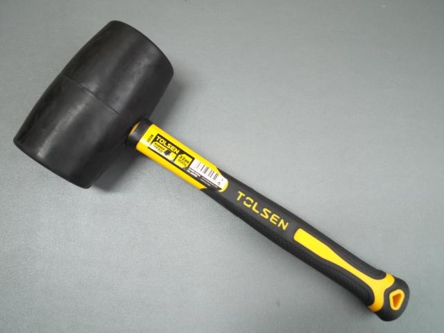 Picture of Tolsen 900g Rubber Mallet Fiberglass Rubberized Handle Grip 25038