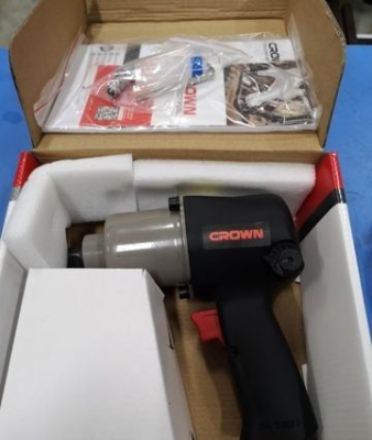 Picture of CROWN Pneumatic Impact Wrench 660N-m With 14 Pcs Accessories Model: CT380113 - Kings Trading