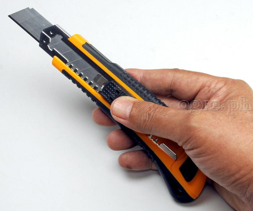 Picture of TOLSEN Snap-off Cutter  (18x100mm) with 3pcs Refill Industrial Series 30003