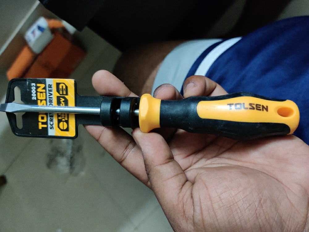 Picture of TOLSEN Screwdriver Flat (5.5 x 100 mm) Slotted Gripro Series 20003 - Kings Trading