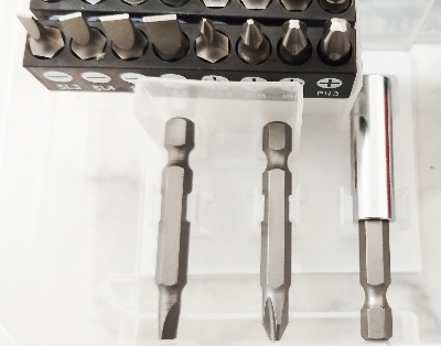 Picture of TOTAL Cordless Screwdriver /w 19pcs Accessories, 4V Lithium-Ion Battery, 1/4" Hex Shank TSDLI0442