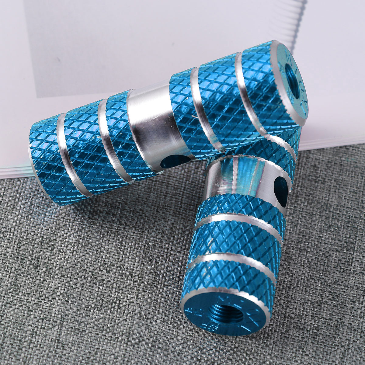 Picture of One Pair Aluminum Alloy Bike Cylinder Seat Axle Stunt Pegs for Mountain Bike (2pc) peg stunt stunt pedal