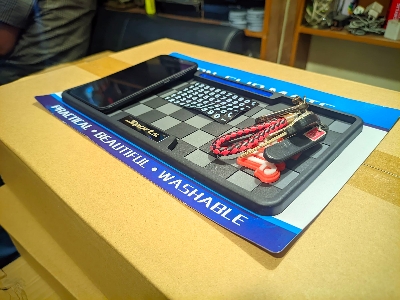 Picture of Car Dashboard Non Slip Mat, Multi Functional Thicken Washable Checkerboard Design Anti Slip Mat with Universal Number Plate for Aromatherapy Sunglasses Key(Gray & Black