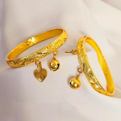 Picture of 2 Piece Classical Smooth Gold Color Lock System Bajna Bangles For Kids