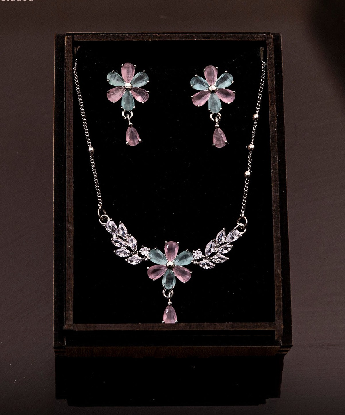 Picture of Enchanting Multicolor Color Amethyst Floral Design Wedding Jewelry Set For Bridal Girl