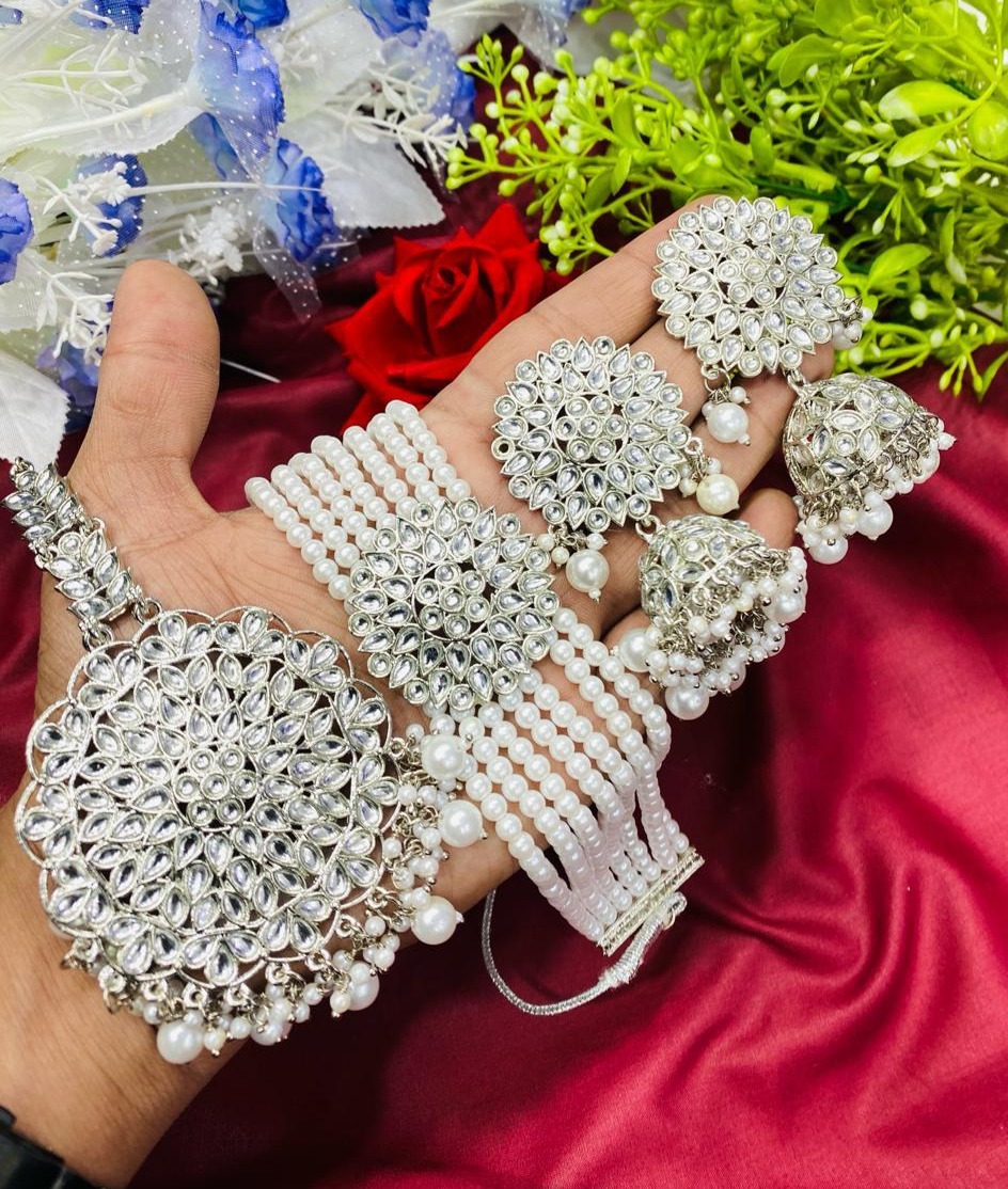 Picture of Beautiful Heavy Bridal jewelry Choker Set Silver Base With White Combination For Women