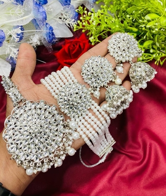 Picture of Beautiful Heavy Bridal jewelry Choker Set Silver Base With White Combination For Women