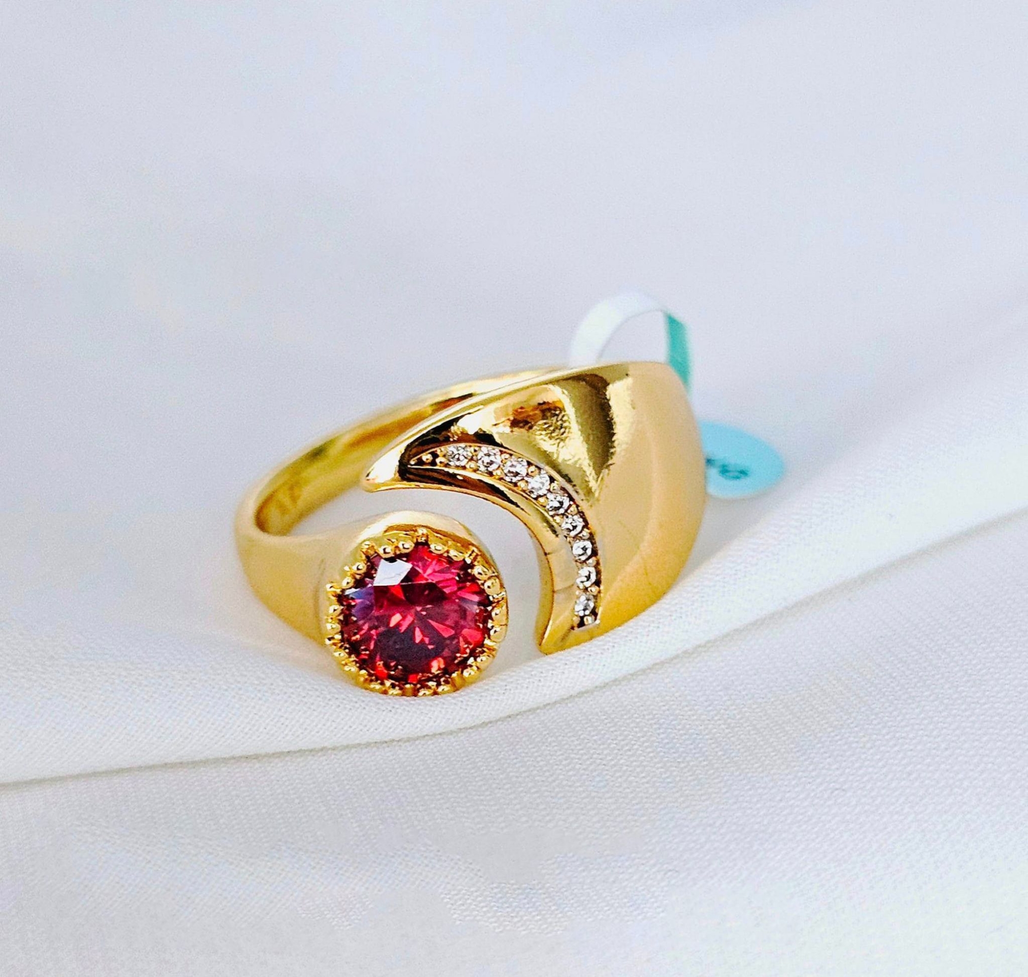 Picture of Attractive Design Fashionable Gold Color Plated With Zircon Stone Elegant Finger Ring For Girls Jewelry Gift