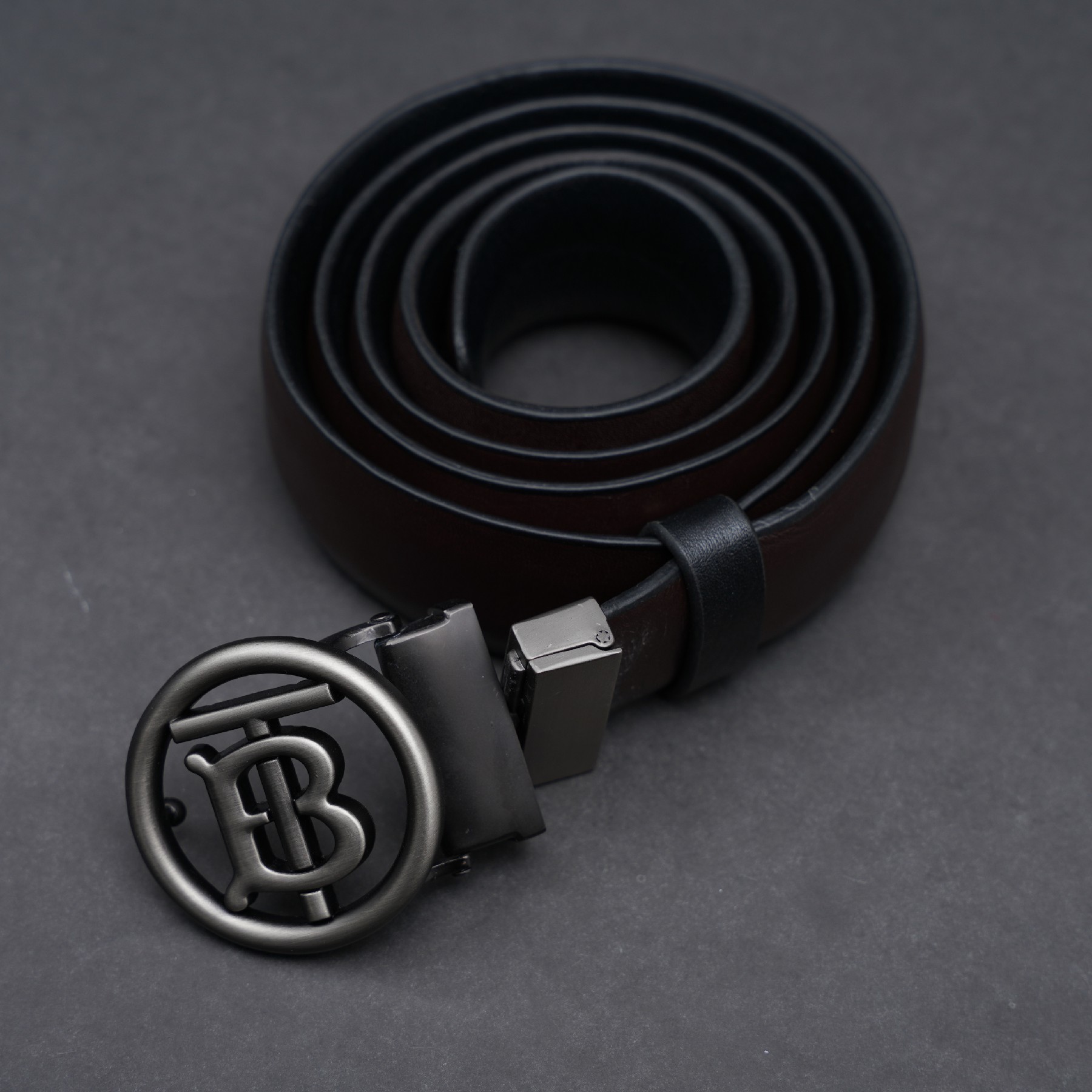 Picture of Zays Reversible Handcrafted Genuine Leather Belt for Men – Premium Quality, Adjustable, Stylish & Durable | Best Formal and Casual Leather Belt in Bangladesh