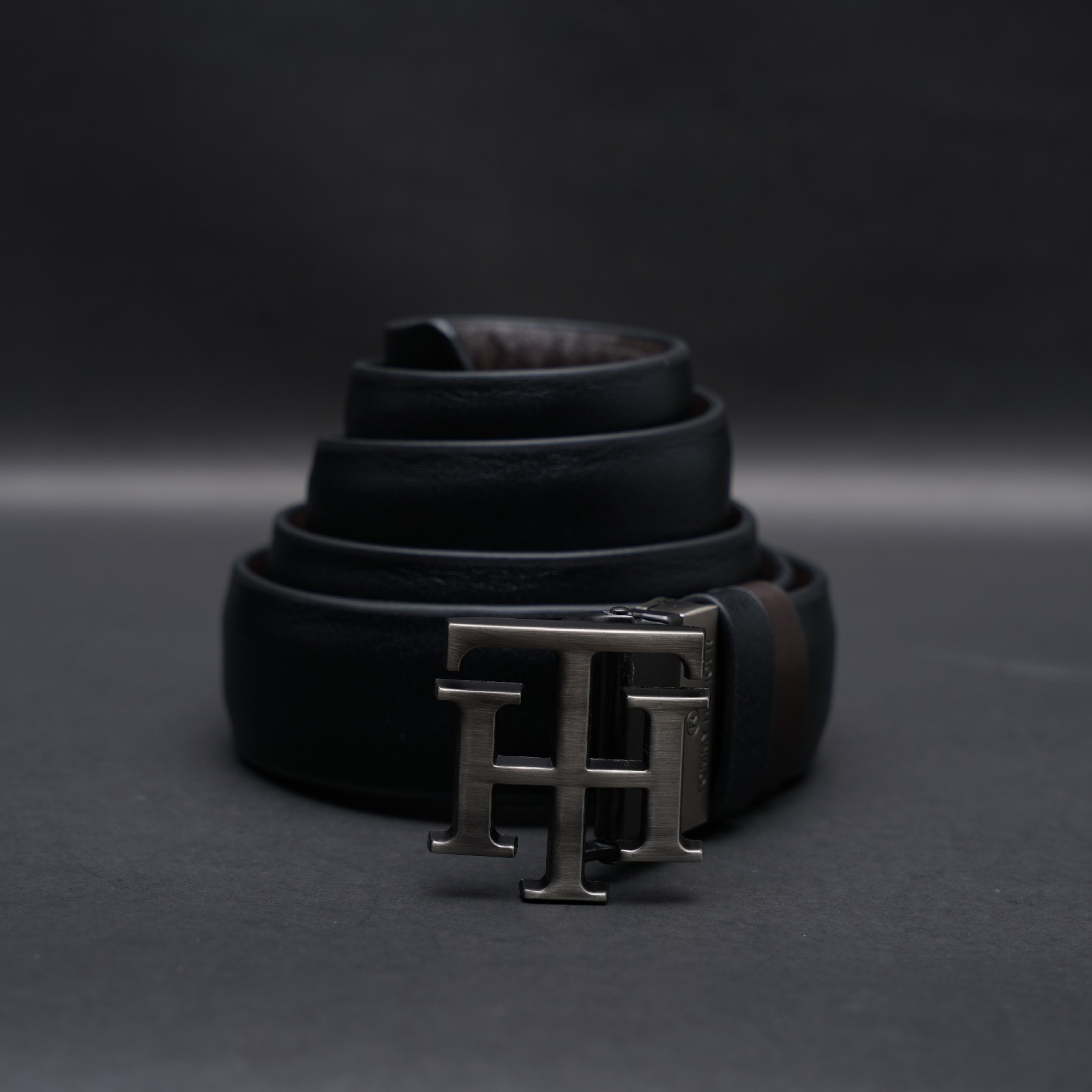 Picture of Zays Reversible Handcrafted Genuine Leather Belt for Men – Premium Quality, Adjustable, Stylish & Durable | Best Formal and Casual Leather Belt in Bangladesh