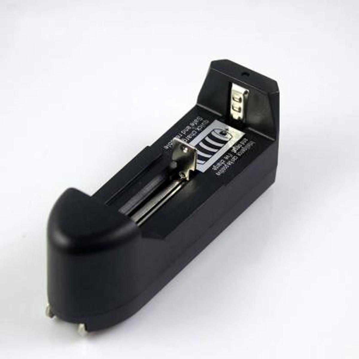 Picture of Universal Charger For 3.7V 18650 16340 14500 Li-ion Rechargeable Battery