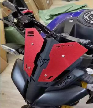Picture of Yamaha Mt-15 headlight windshield metal crown or CNC aluminum crown for mt15 bike-Red