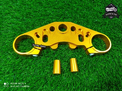 Picture of Yamaha YZF R15 V3 2017 2018 2019 2020 Motorcycle Accessories Top Triple Clamp Upper Fork Holder Panel Protection Link Plate