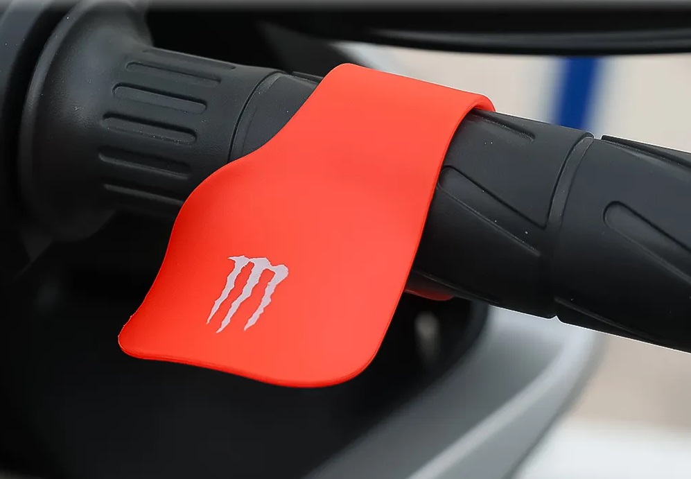 Picture of Universal Carbon Fiber Throttle Control Motorcycle Handlebar Grip Assist