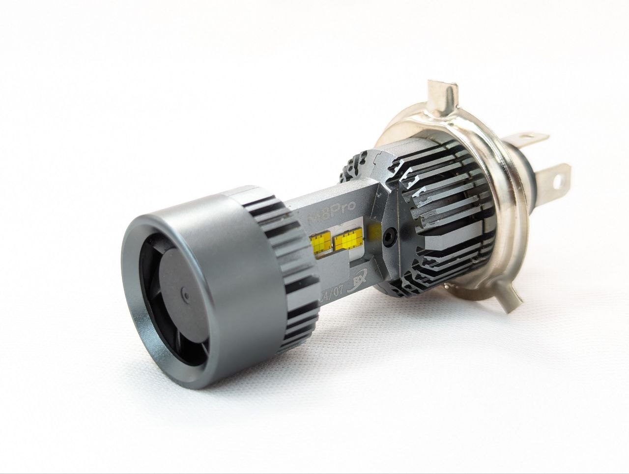 Picture of New Upgraded M8 Pro 4600lumen 6000K 40W H4 Led Headlight