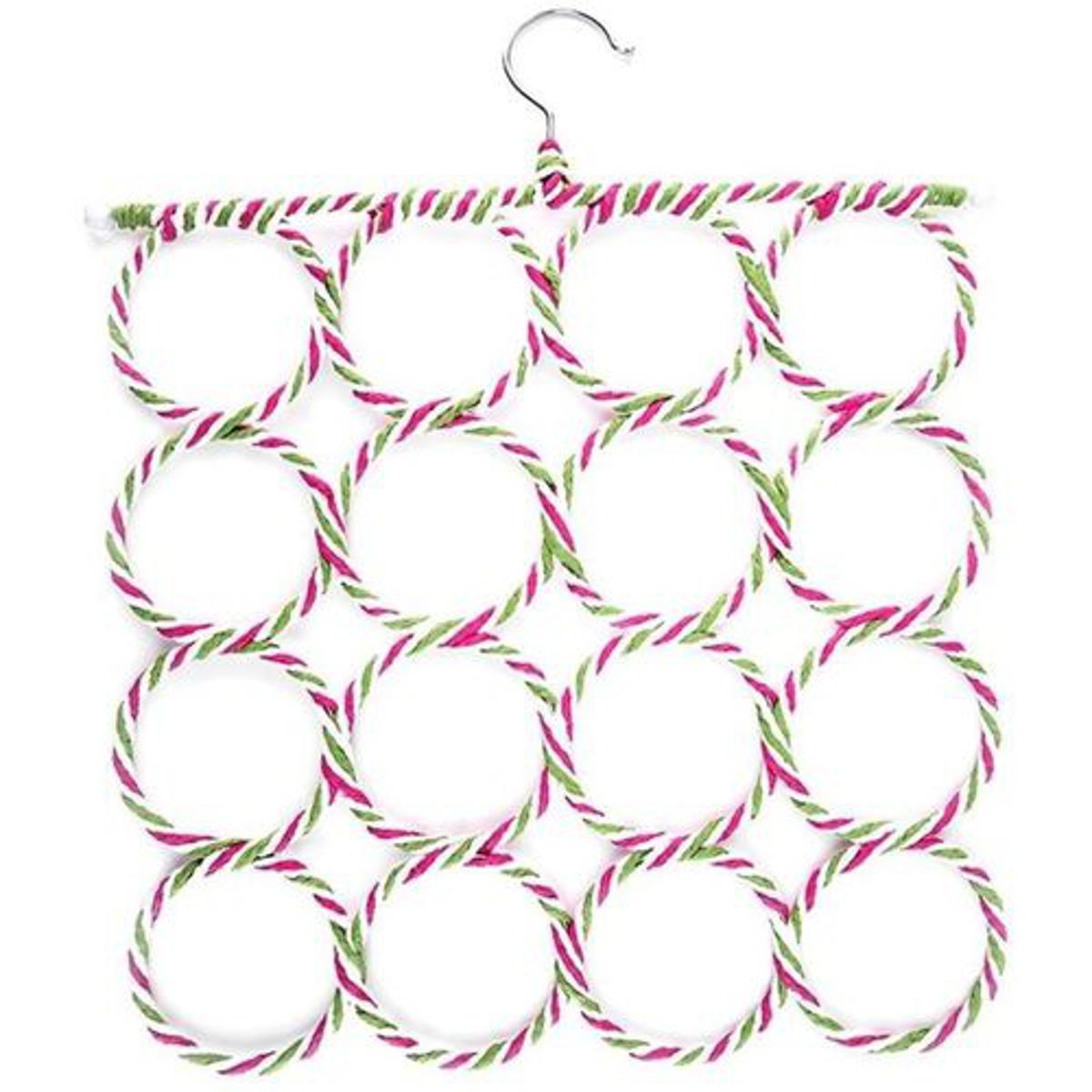 Picture of মহিলাদের জন্য হিজাব হ্যাঙ্গার (164290360) - 164290360