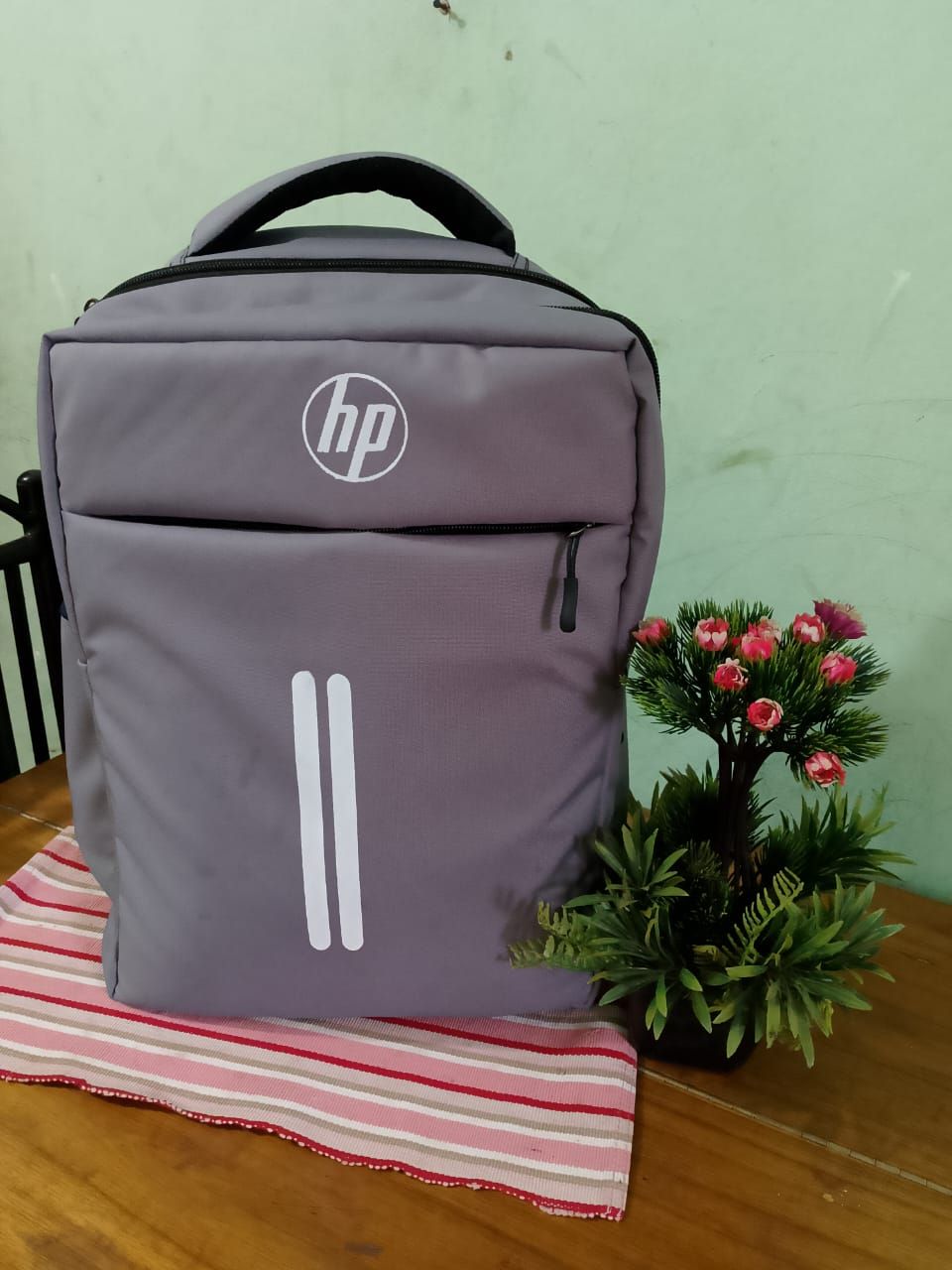 Picture of Hp Ash Classic laptop Backpack.