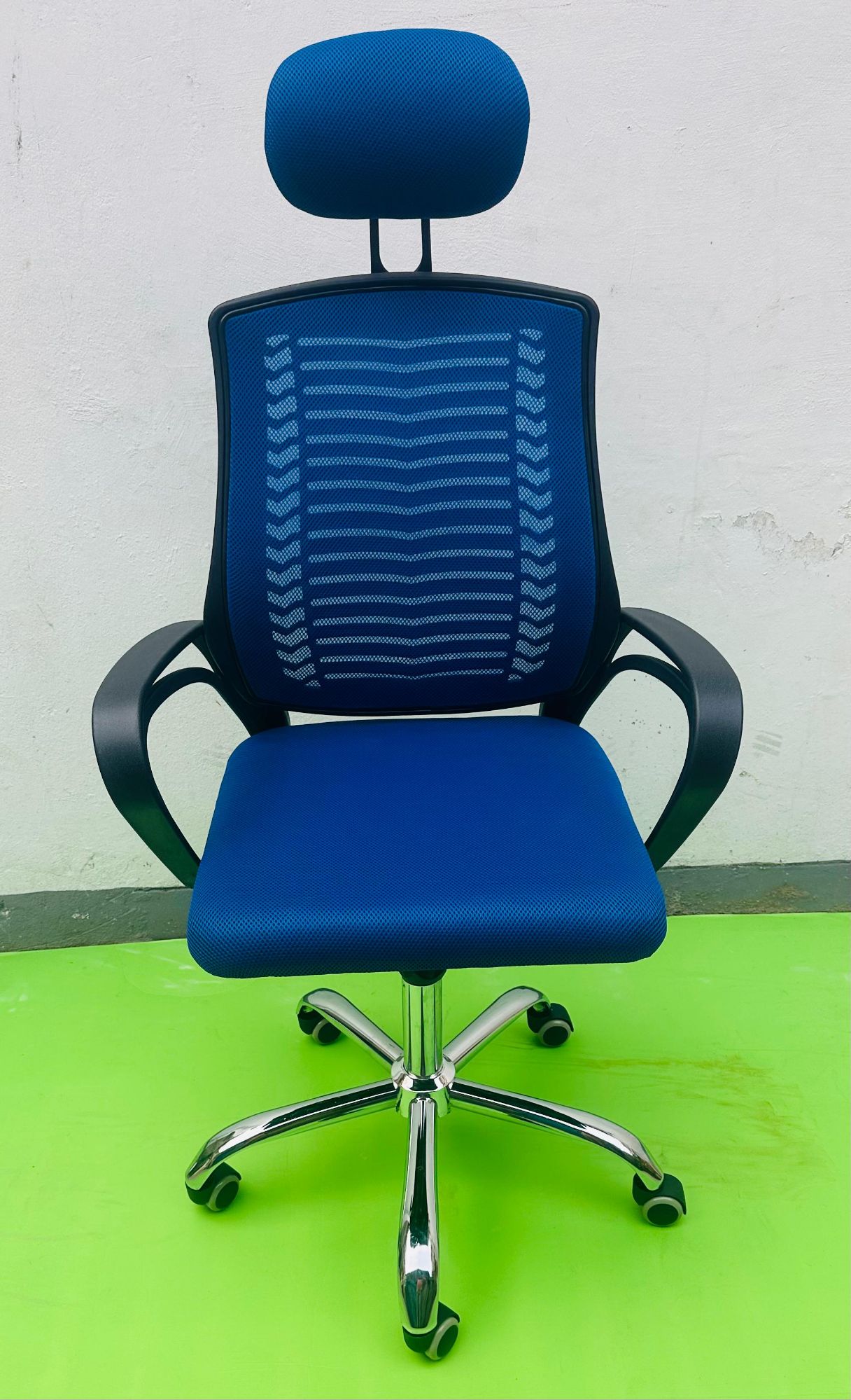 Picture of Furniture Plus (FP-M-23-Ss) Executive office chair V-mash Blue Revolving Chair with Headrest Chair