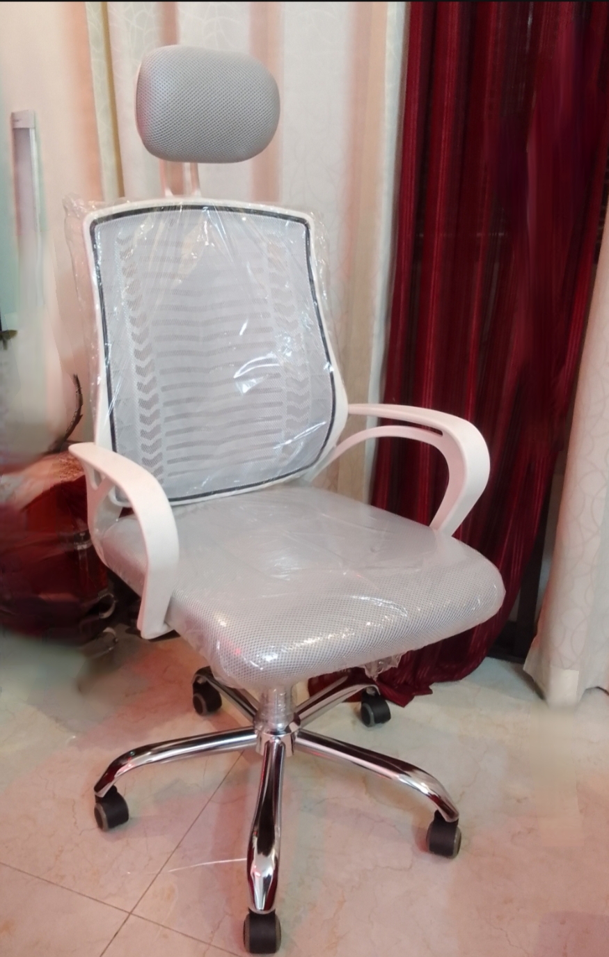 Picture of Furniture Plus (FP-M-27-Ss) Executive Office Chair White Body [V-MESH] with Headrest good quality