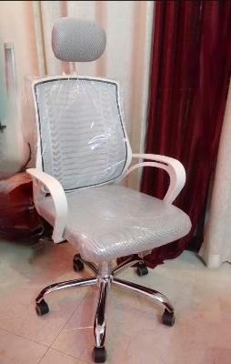Picture of Furniture Plus (FP-M-27-Ss) Executive Office Chair White Body [V-MESH] with Headrest good quality