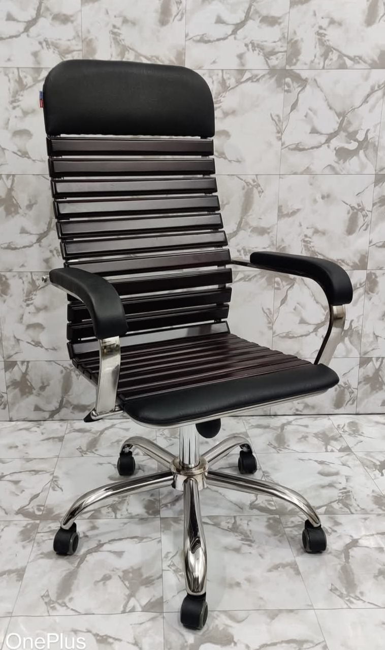 Picture of Furniture Plus (FP-M-137-Ss) Executive Mahogany wood Best Quality Boss Chair