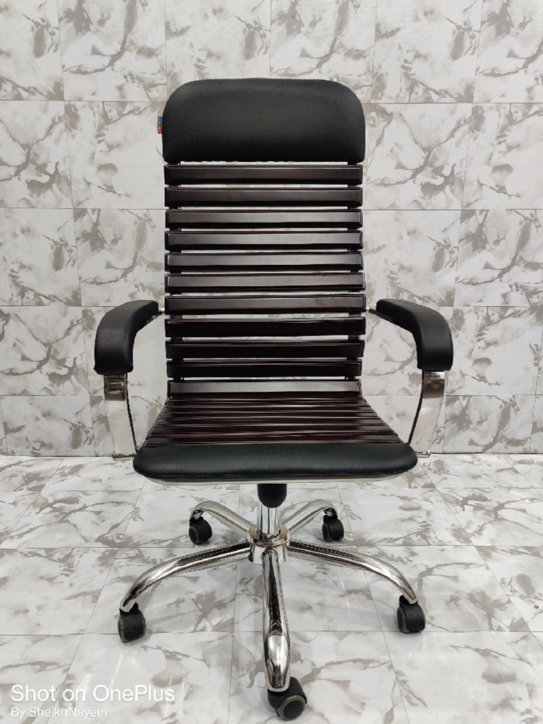 Picture of Furniture Plus (FP-M-137-Ss) Executive Mahogany wood Best Quality Boss Chair