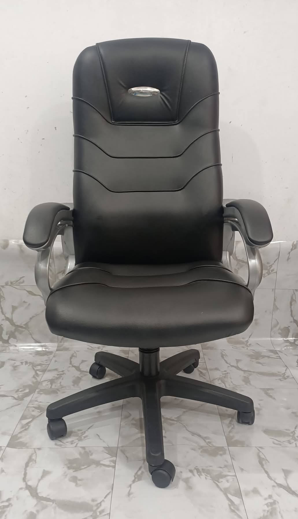 Picture of Furniture Plus (FP-M-72-Black) Smart  Executive boss chair best quality