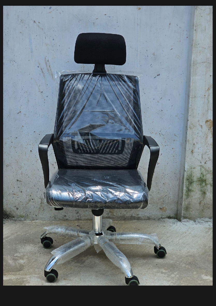 Picture of Furniture Plus (FP-M-38-Ss) Smart Executive Office Chair With Head Rest Good Quality
