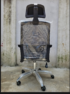 Picture of Furniture Plus (FP-M-38-Ss) Smart Executive Office Chair With Head Rest Good Quality