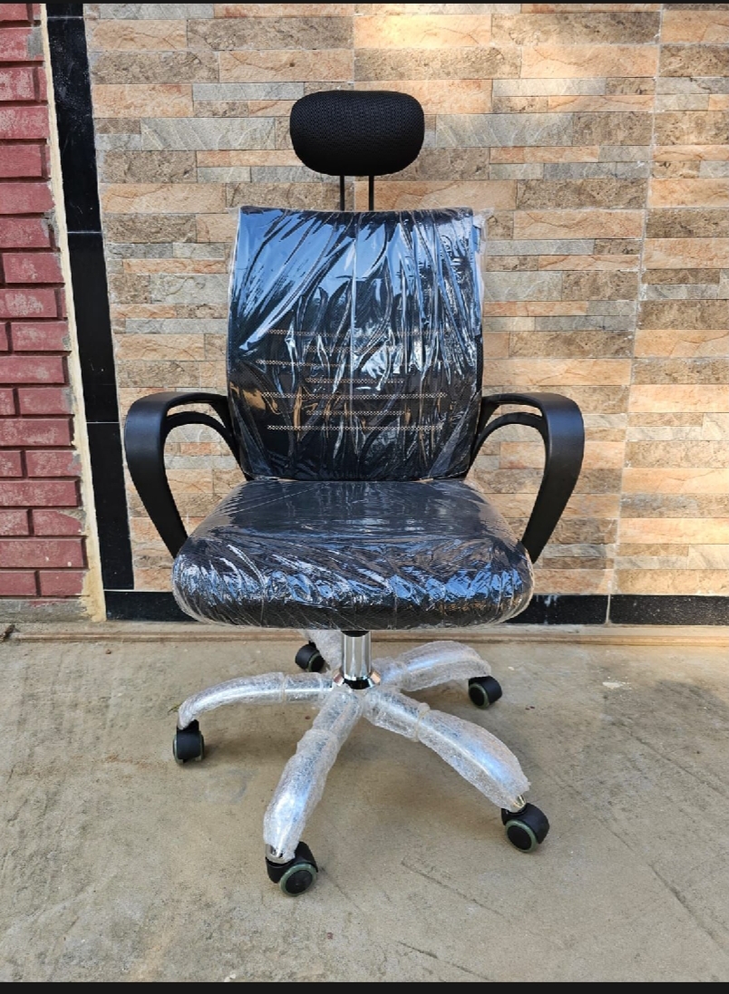 Picture of Furniture Plus (FP-M-24) Smart Executive  (7k)Head Rest - office chair good quality furniture plus !