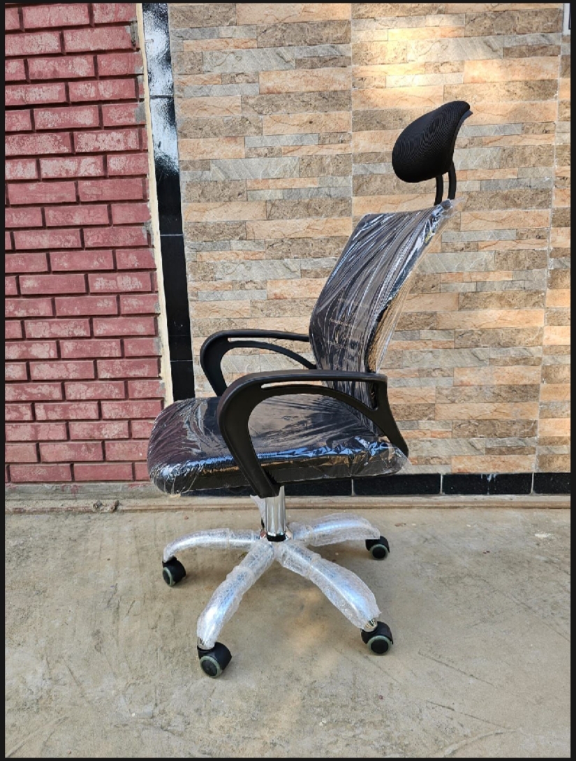 Picture of Furniture Plus (FP-M-24) Smart Executive  (7k)Head Rest - office chair good quality furniture plus !