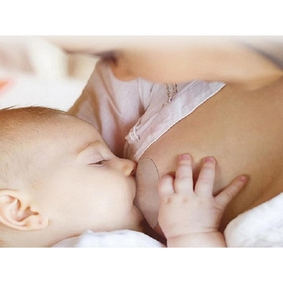 Picture of 2 Piece Nipple Shield with Carrying Box Breastfeeding Nipple