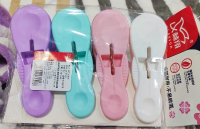 Picture of Premium Cloth clip set 4pcs-1pac Hanging Clips for Drying Clothes