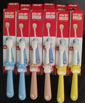 Picture of FEXJA Children's ultra soft toothbrush, pack for early age, 2-6-12 years -1pcs