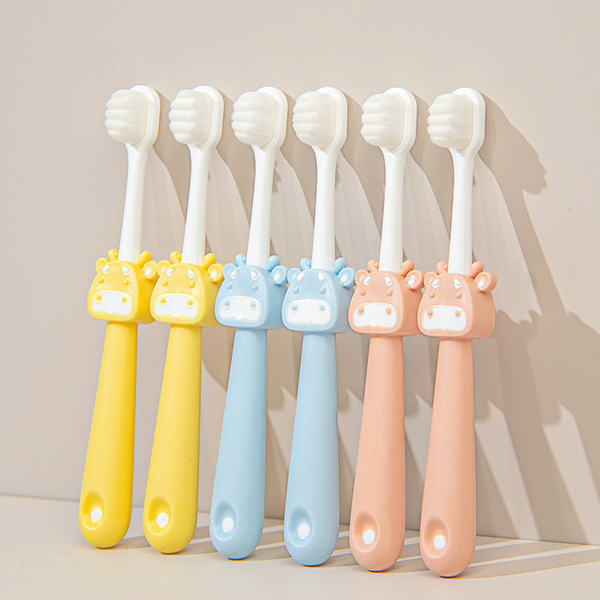 Picture of FEXJA Children's ultra soft toothbrush, pack for early age, 2-6-12 years -1pcs