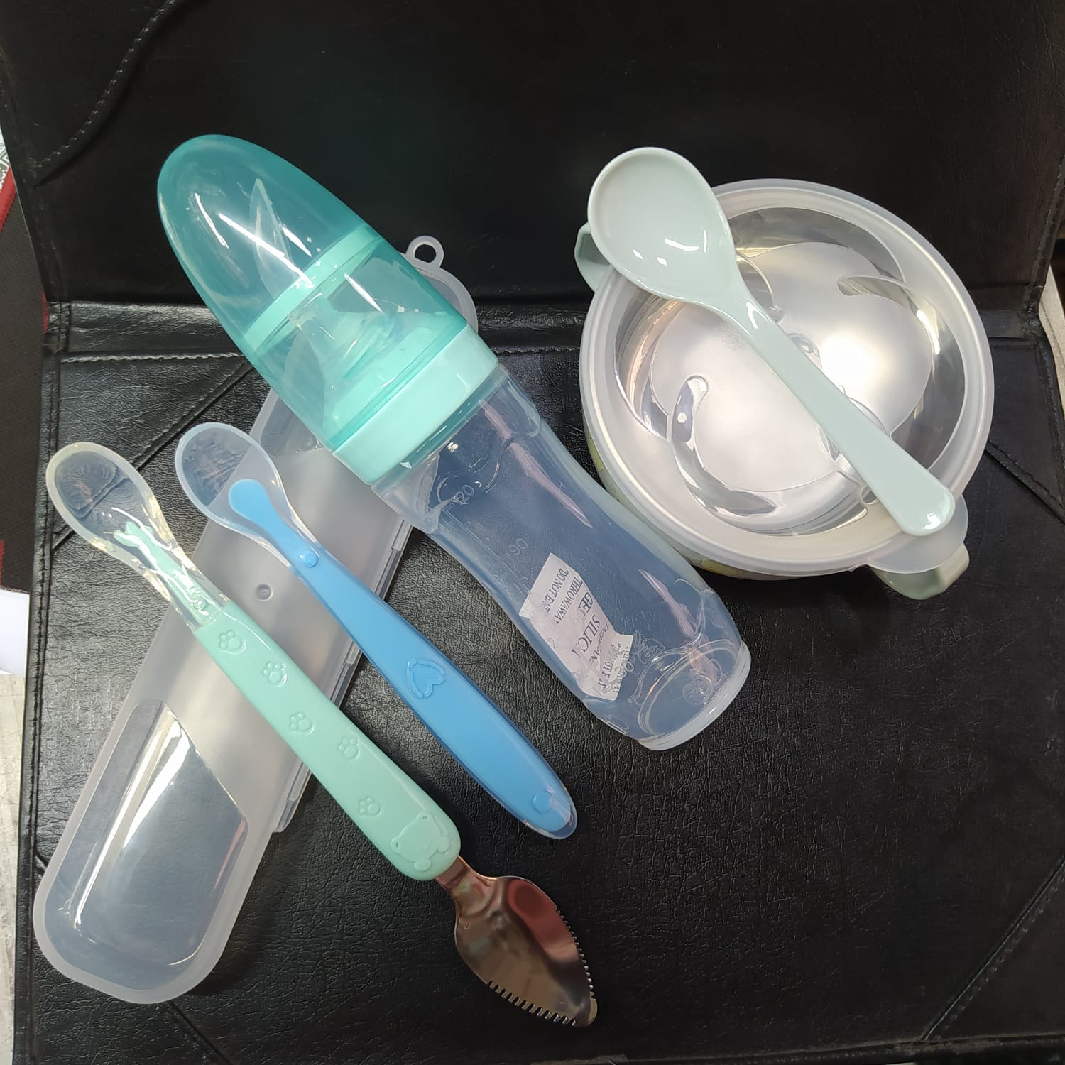 Picture of Baby food bowl+120ml Silicone Rice spoon feeder+two head spoon+Slicone Spoon, full set of tools Package (No Box)