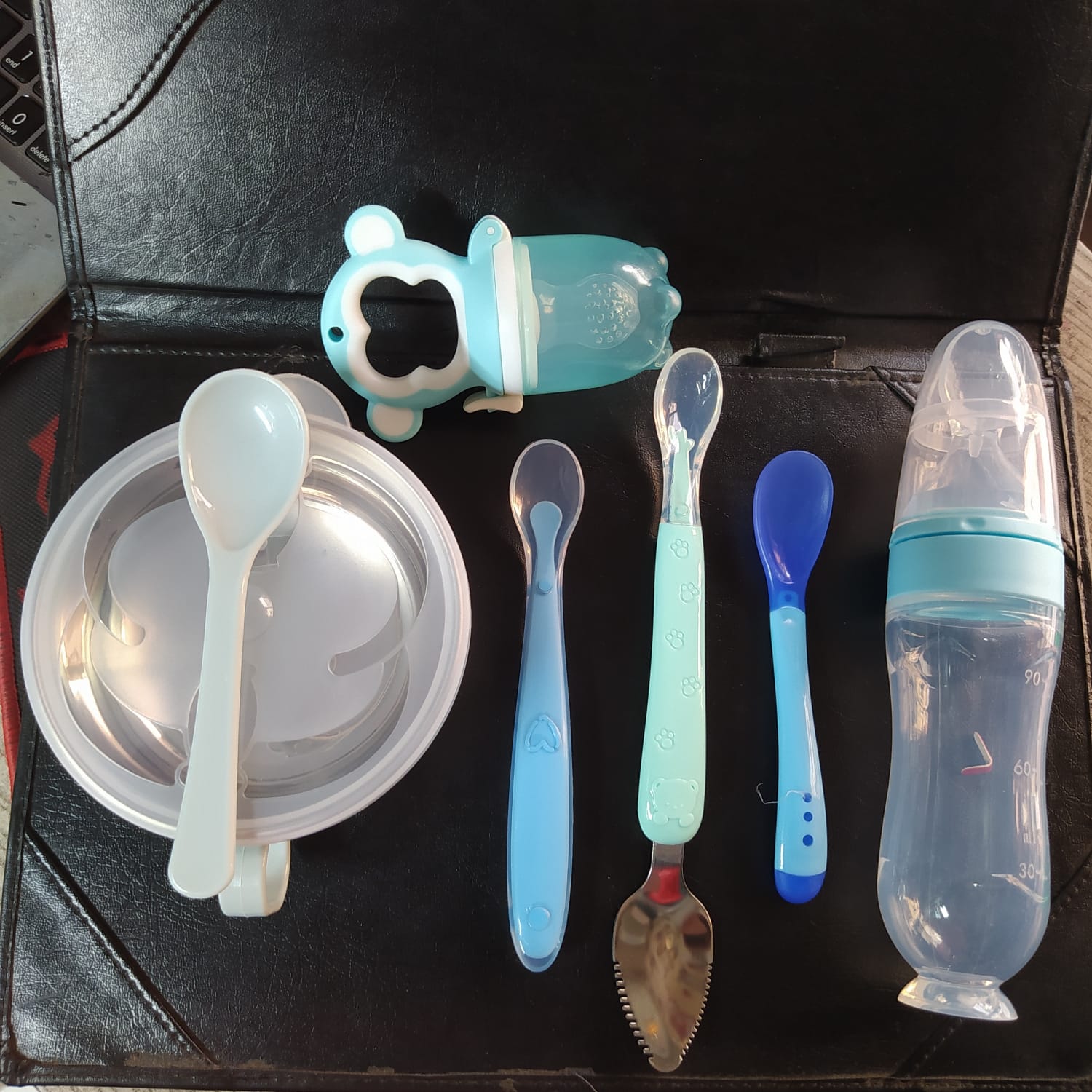 Picture of Baby food bowl+Silicone Rice spoon feeder 90ml+two head spoon+Slicone Spoon+Fruit feeder, full set of tools Package