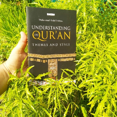 Picture of Understanding the Qu'ran: Themes and Style by Muhammad Abdel-Haleem