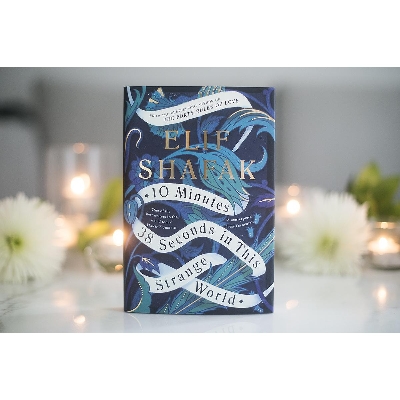 Picture of 10 Minutes 38 Seconds in This Strange World by Elif Shafak