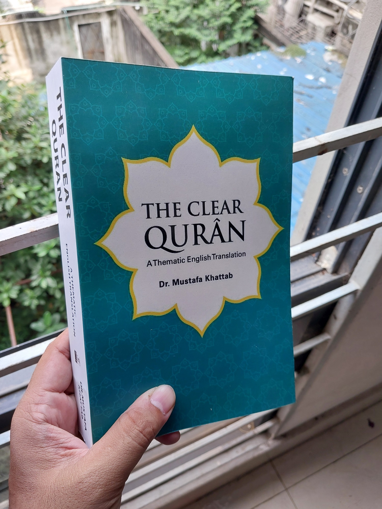 Picture of The Clear Q'uran: A Thematic English Translation by Dr. Mustafa Khattab - Premium Quality - Paperback