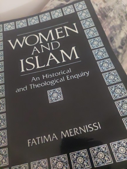 Picture of Women and Islam: An Historical and Theological Enquiry by Fatima Mernissi