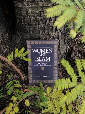 Picture of Women and Islam: An Historical and Theological Enquiry by Fatima Mernissi