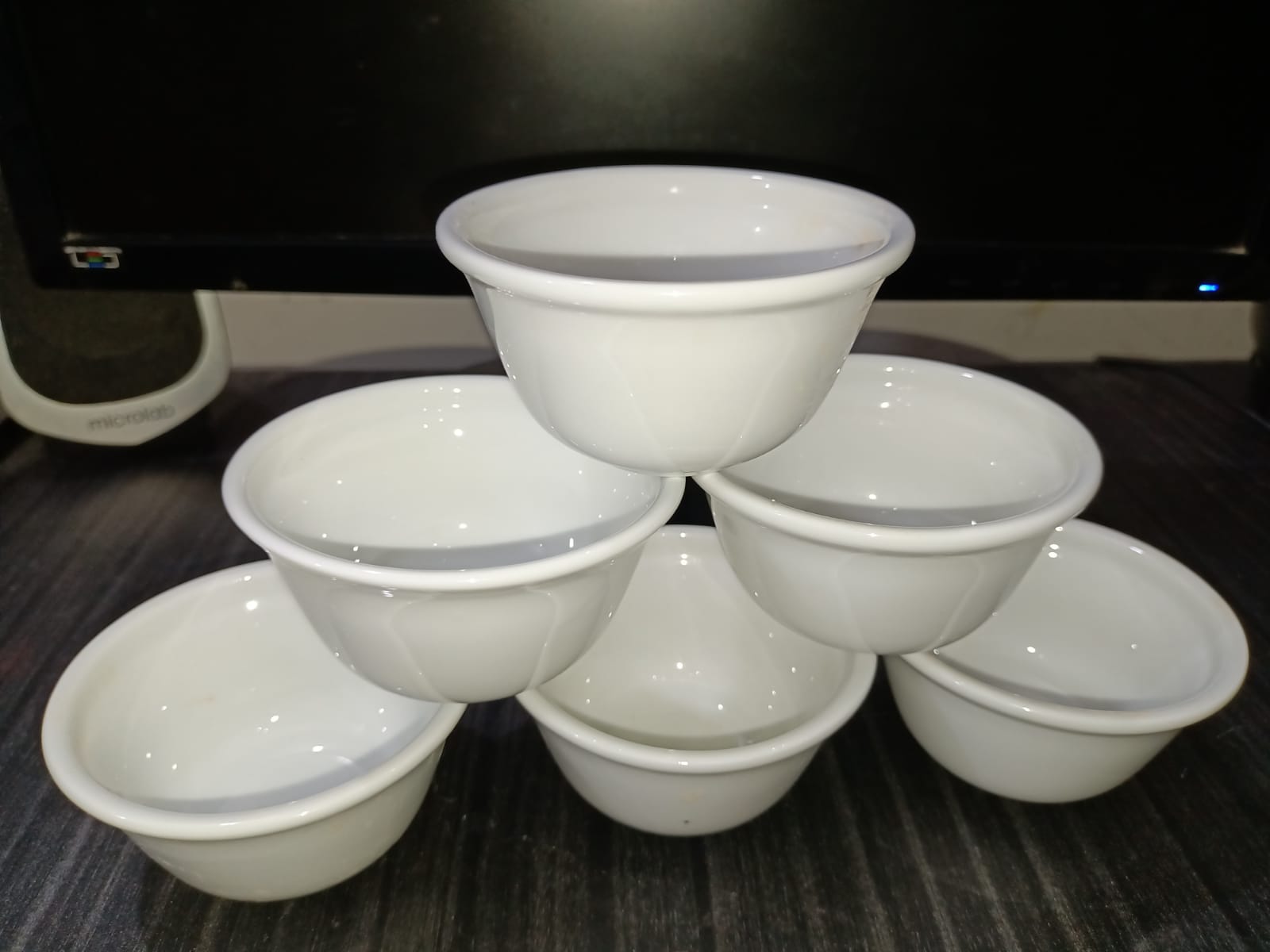 Picture of 3.4 inch Ceremic white serving dishes Round Dessert / sauce porcelain bowl
