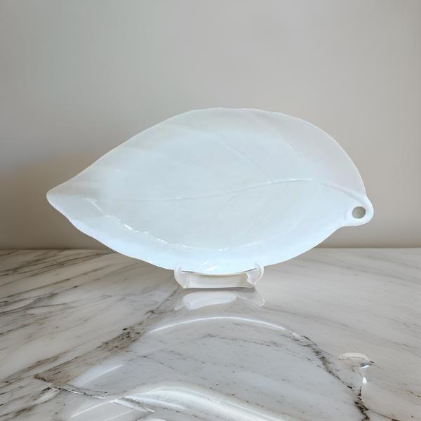 Picture of SERVING DISH Ceramic Tableware Creative Plate Fish/Leaf Shaped Dish Snack Storage Fish Pan  (11 Inches + White)