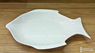 Picture of SERVING DISH Ceramic Tableware Creative Plate Fish/Leaf Shaped Dish Snack Storage Fish Pan  (11 Inches + White)