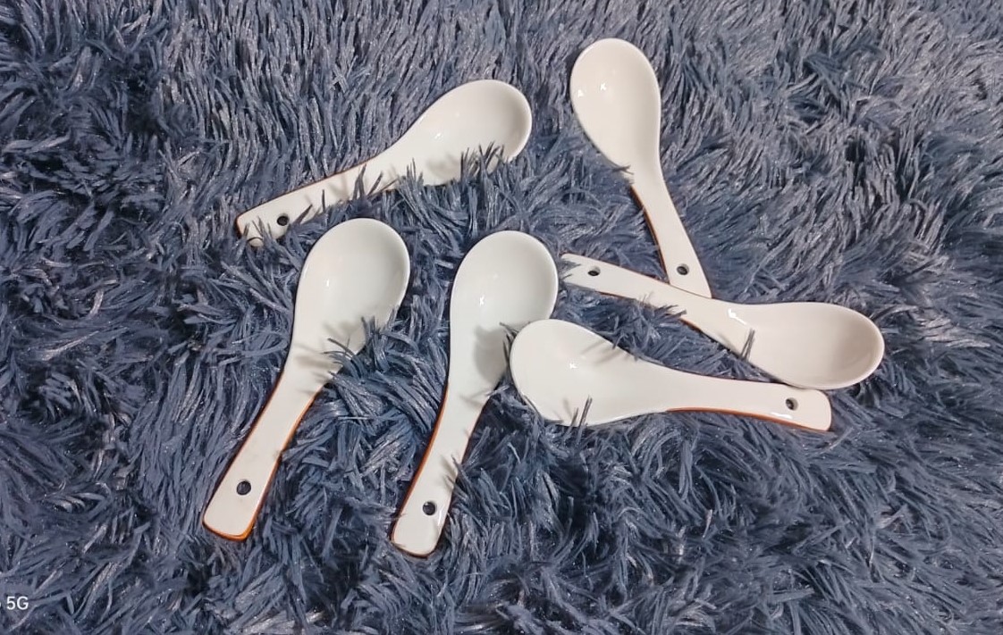 Picture of Plain White Ceramic Spoon (6 pcs) Kis Soup Spoon, Korean Chinese Rice Scoop Ice Cream Ladle, Porcelain Dinner Spoon - Minimalistic Sophistication