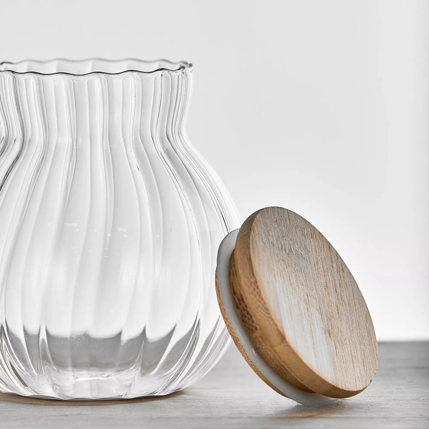 Picture of 1 pcs 600 ml Curvy Pumpkin Airtight Glass Jar w/ Bamboo Lid